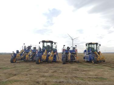 Récolte mécanique du lin à Wavalin